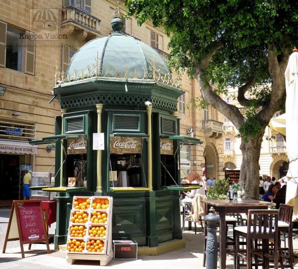 Luciano Valletta Boutique Exterior photo